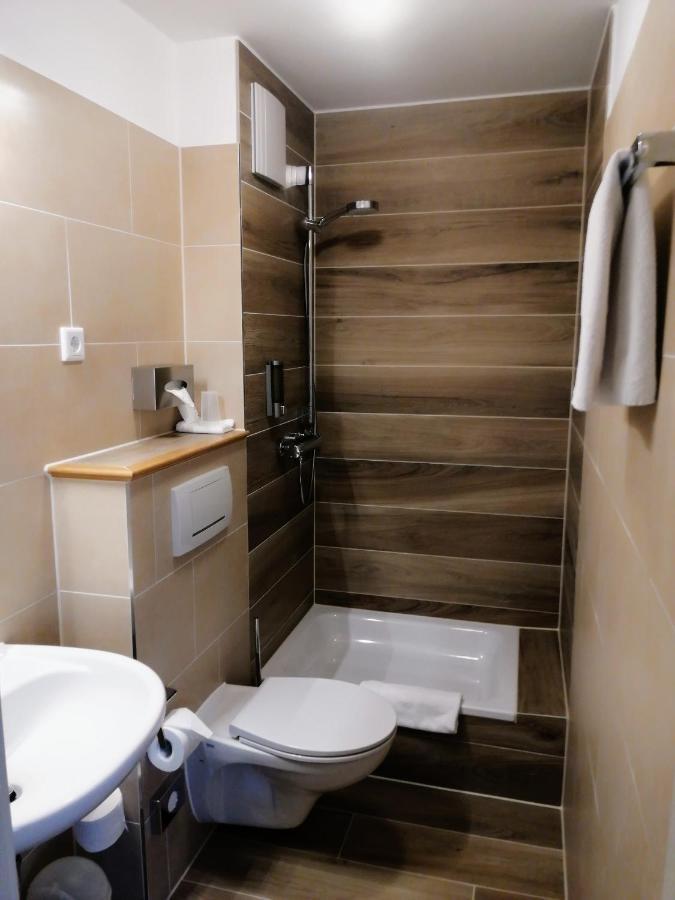 Port Inn Hotel Айхвальде Экстерьер фото