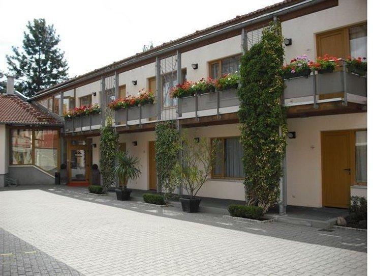 Port Inn Hotel Айхвальде Экстерьер фото