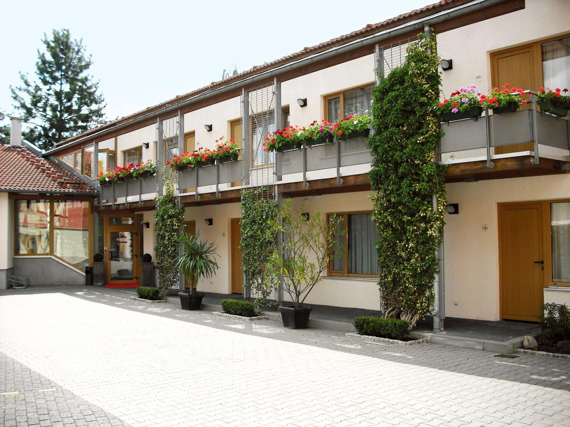 Port Inn Hotel Айхвальде Экстерьер фото