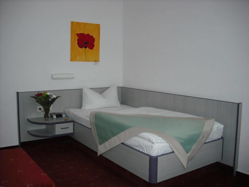 Port Inn Hotel Айхвальде Экстерьер фото