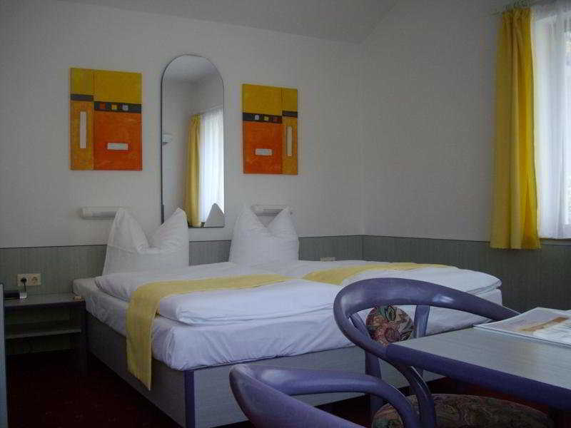 Port Inn Hotel Айхвальде Экстерьер фото
