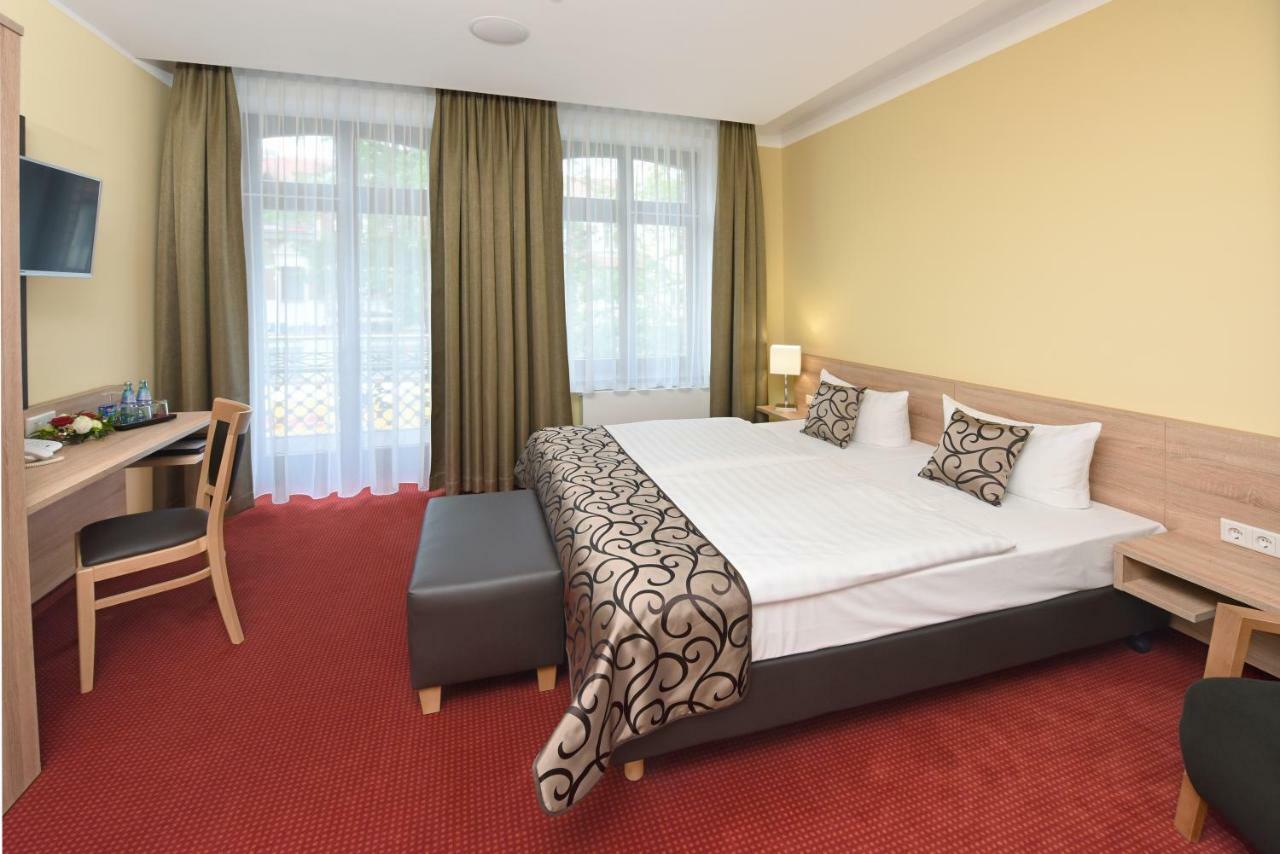 Port Inn Hotel Айхвальде Экстерьер фото